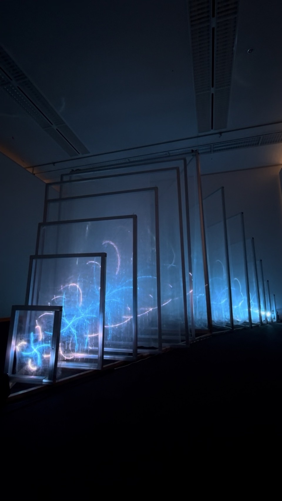 Lighting artwork by 須崎 陽